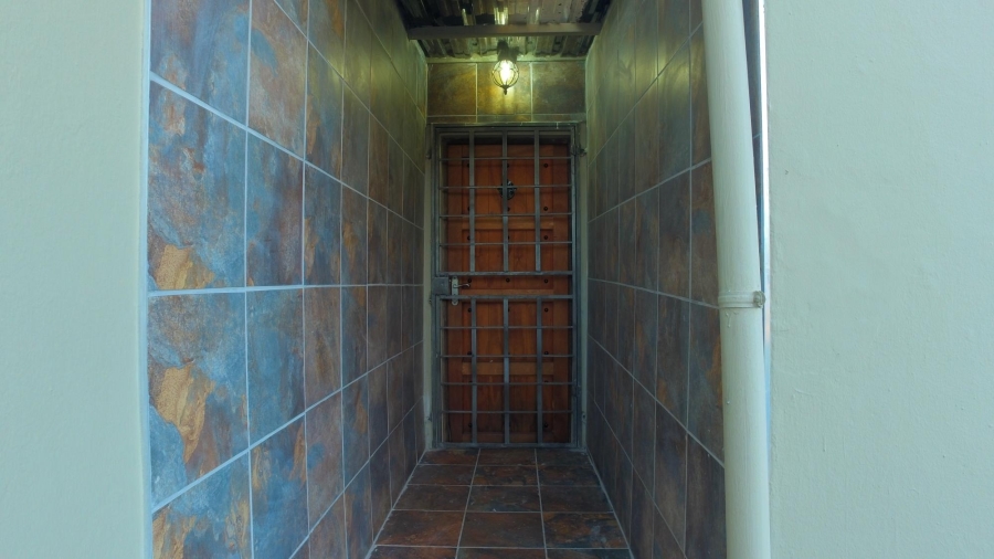5 Bedroom Property for Sale in Waterkloof East North West